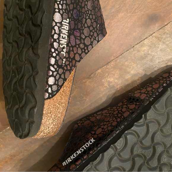 Birkenstock “Sydney” Metallic Slip On - Picture 6 of 10